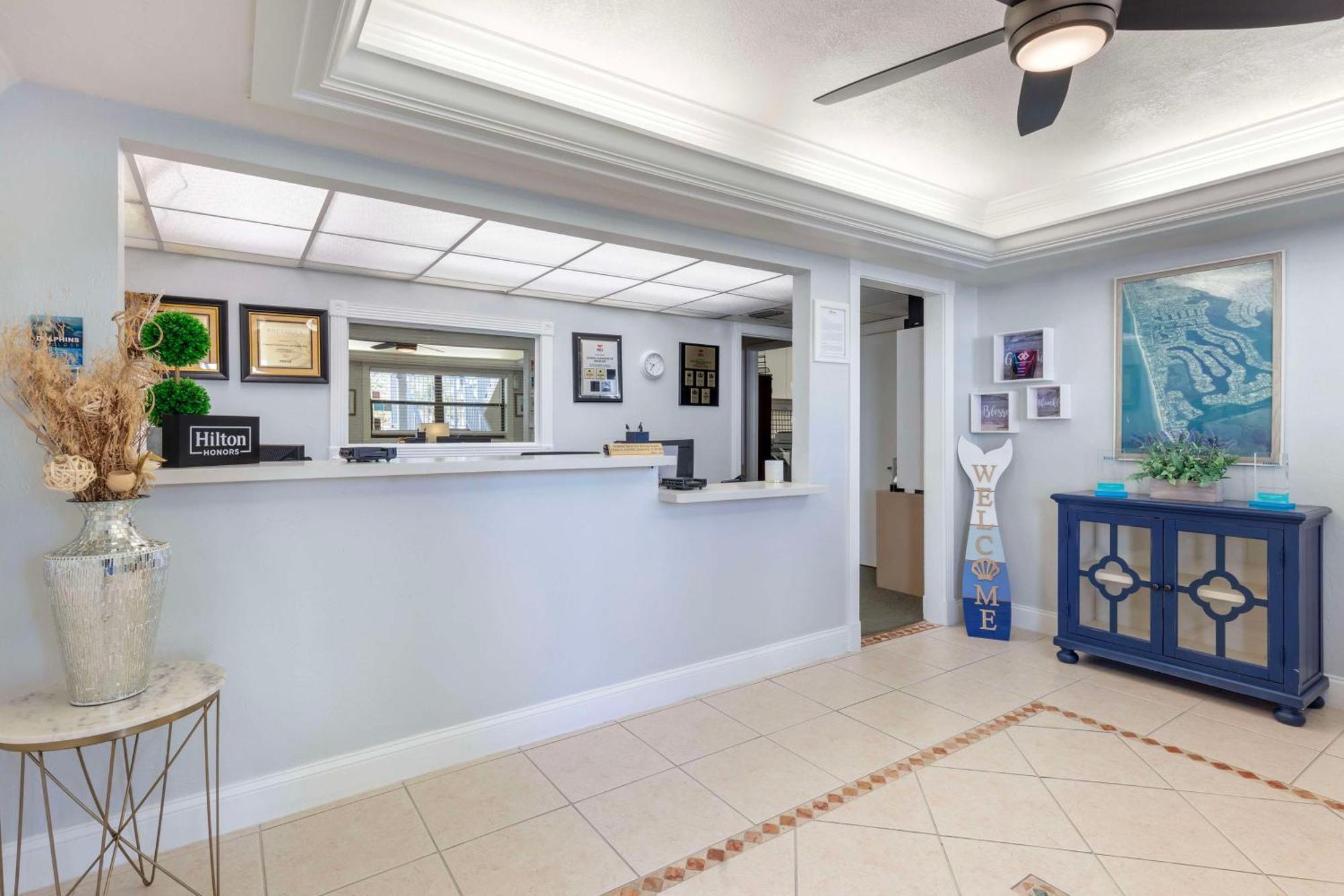 Hilton Vacation Club Charter Club Naples Bay Hotel Luaran gambar