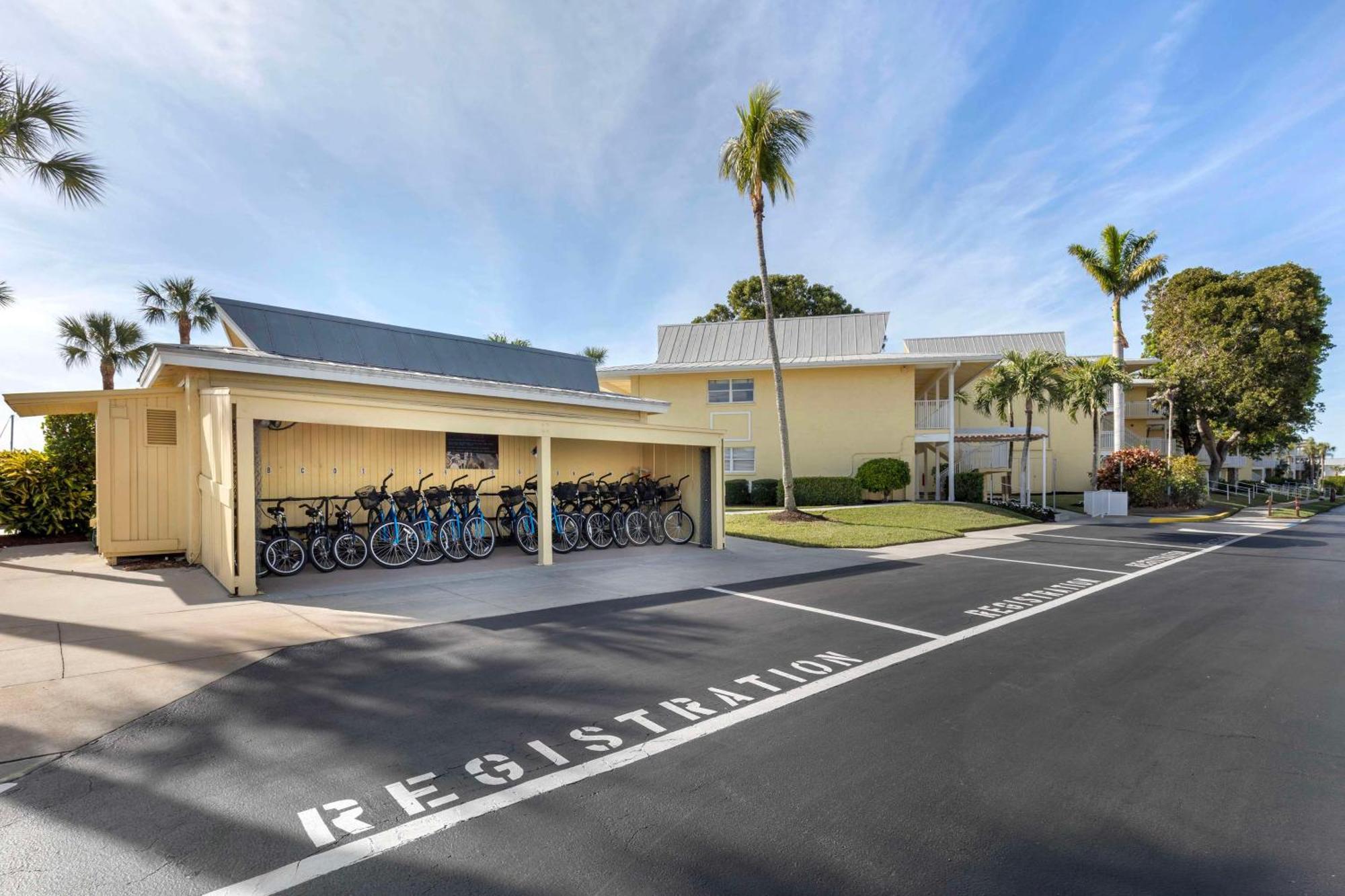 Hilton Vacation Club Charter Club Naples Bay Hotel Luaran gambar