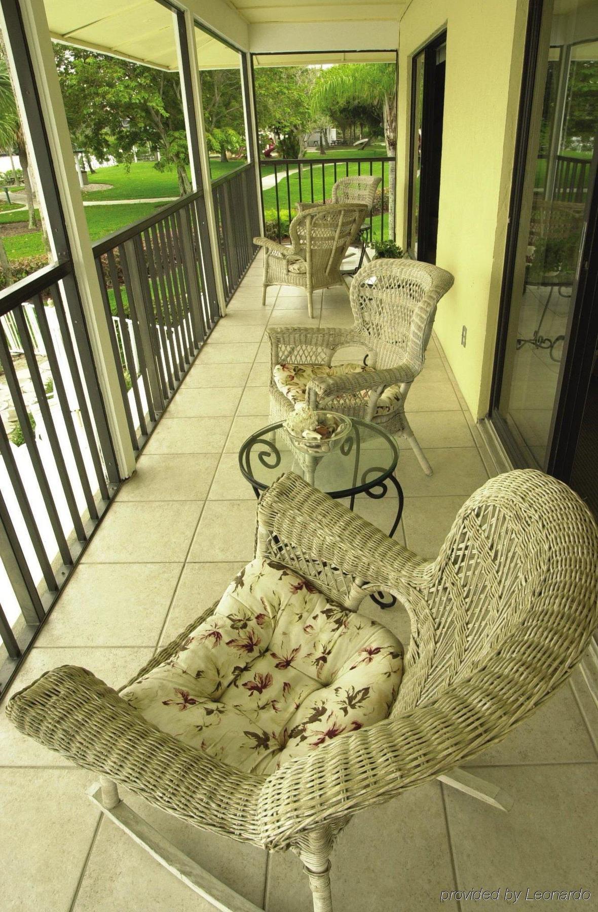 Hilton Vacation Club Charter Club Naples Bay Hotel Luaran gambar