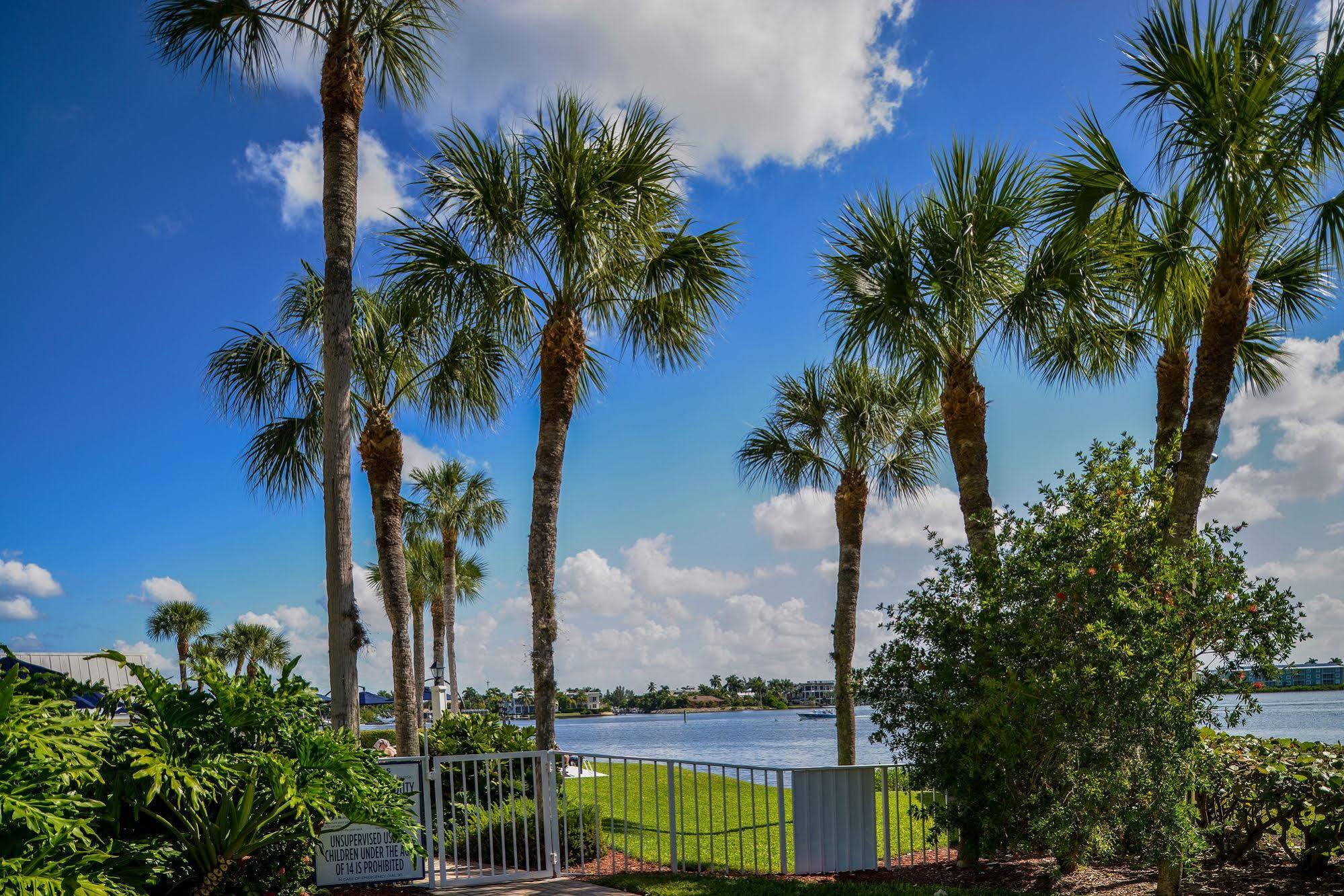 Hilton Vacation Club Charter Club Naples Bay Hotel Luaran gambar